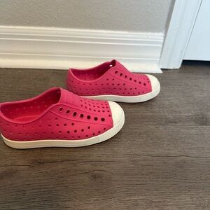 Natives pink Jeffersons Shoes